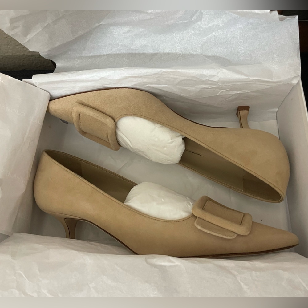 🔥Great Used Condition Manolo Blahnik 40(9)heels comes with box,dustbags,card - Picture 6 of 14